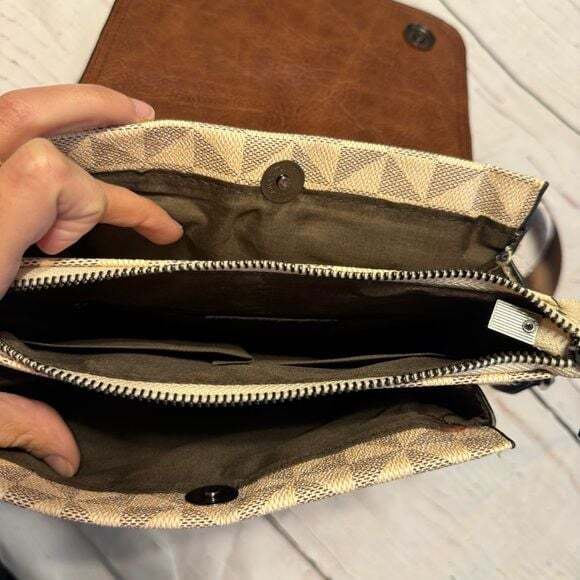 Brown and Cream Geometric Crossbody Bag - Picture 5 of 9